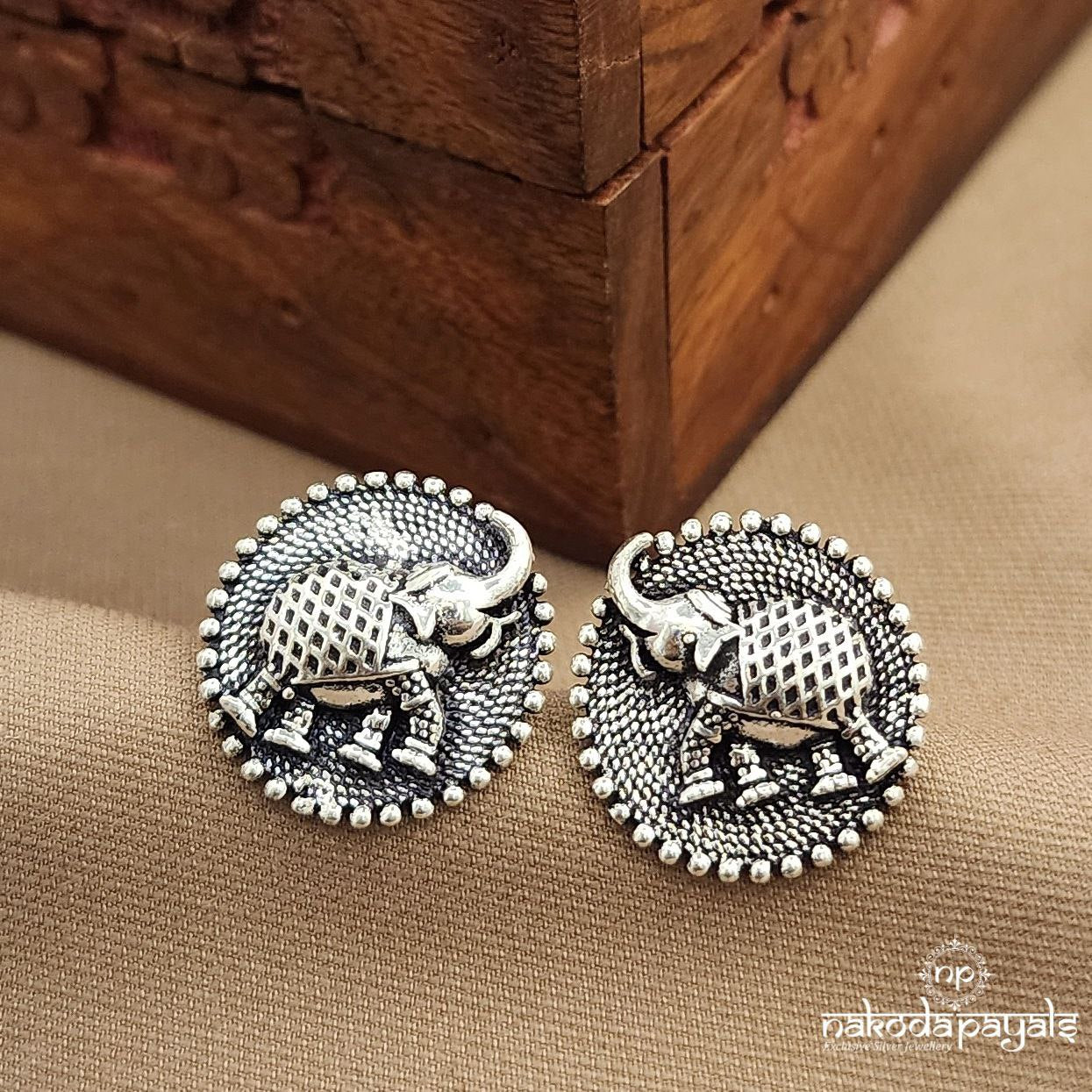 Circular Elephant Studs (S3724)