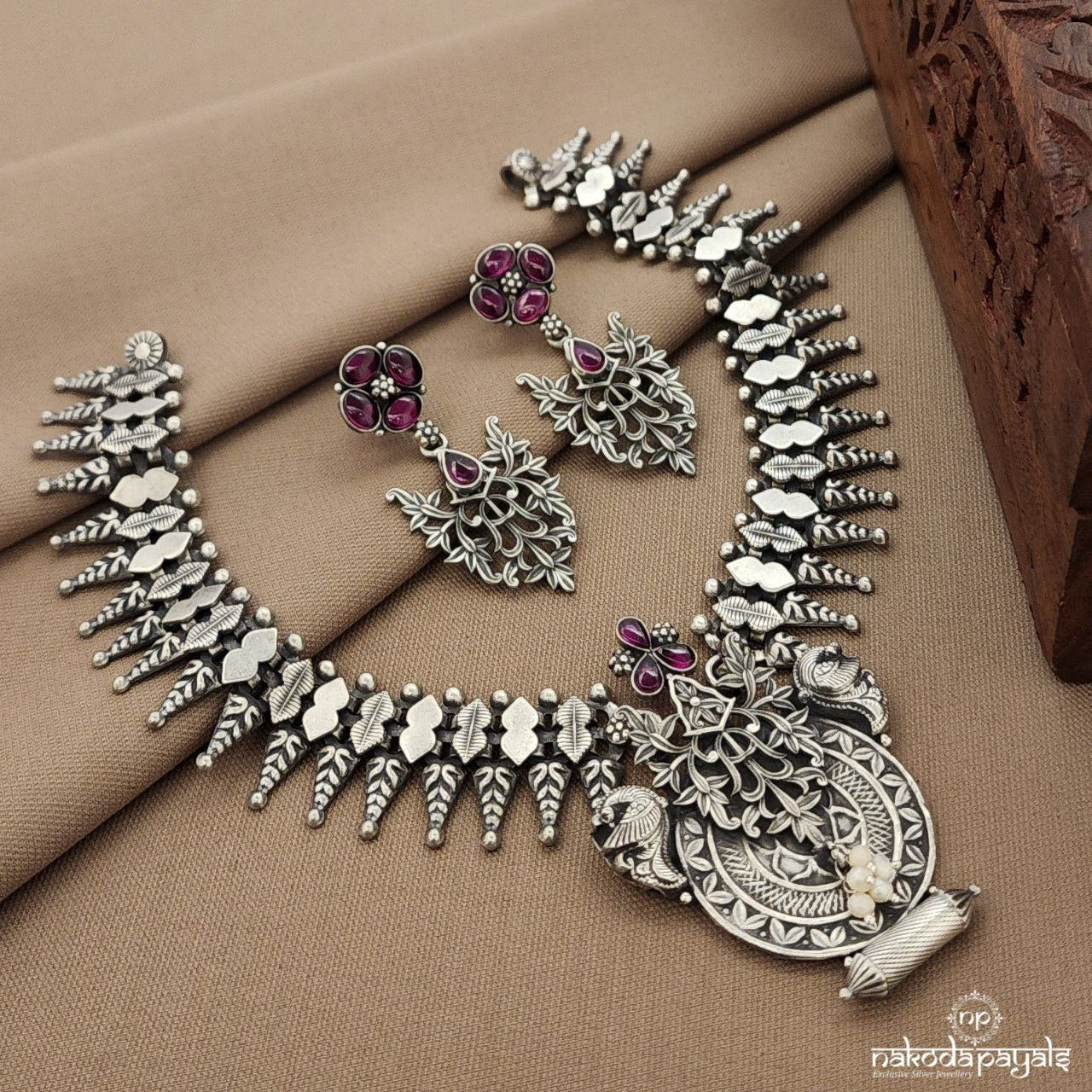 Tribal Pink  Neckpiece With Earrings (N11380)
