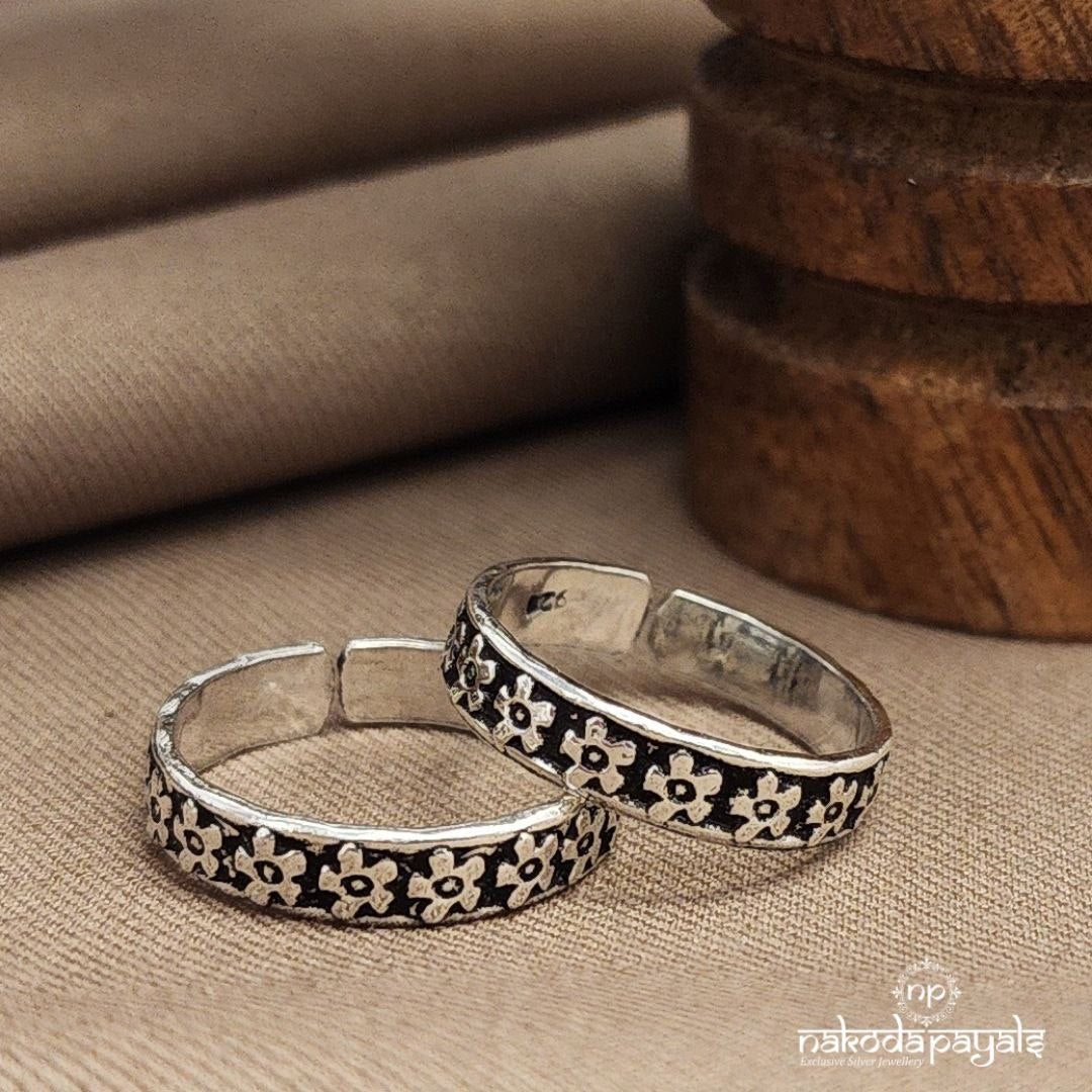 Flower Oxidised Toebands (T4721)