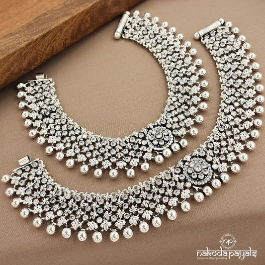 Amazing White Stone Floral Anklets (A6617)