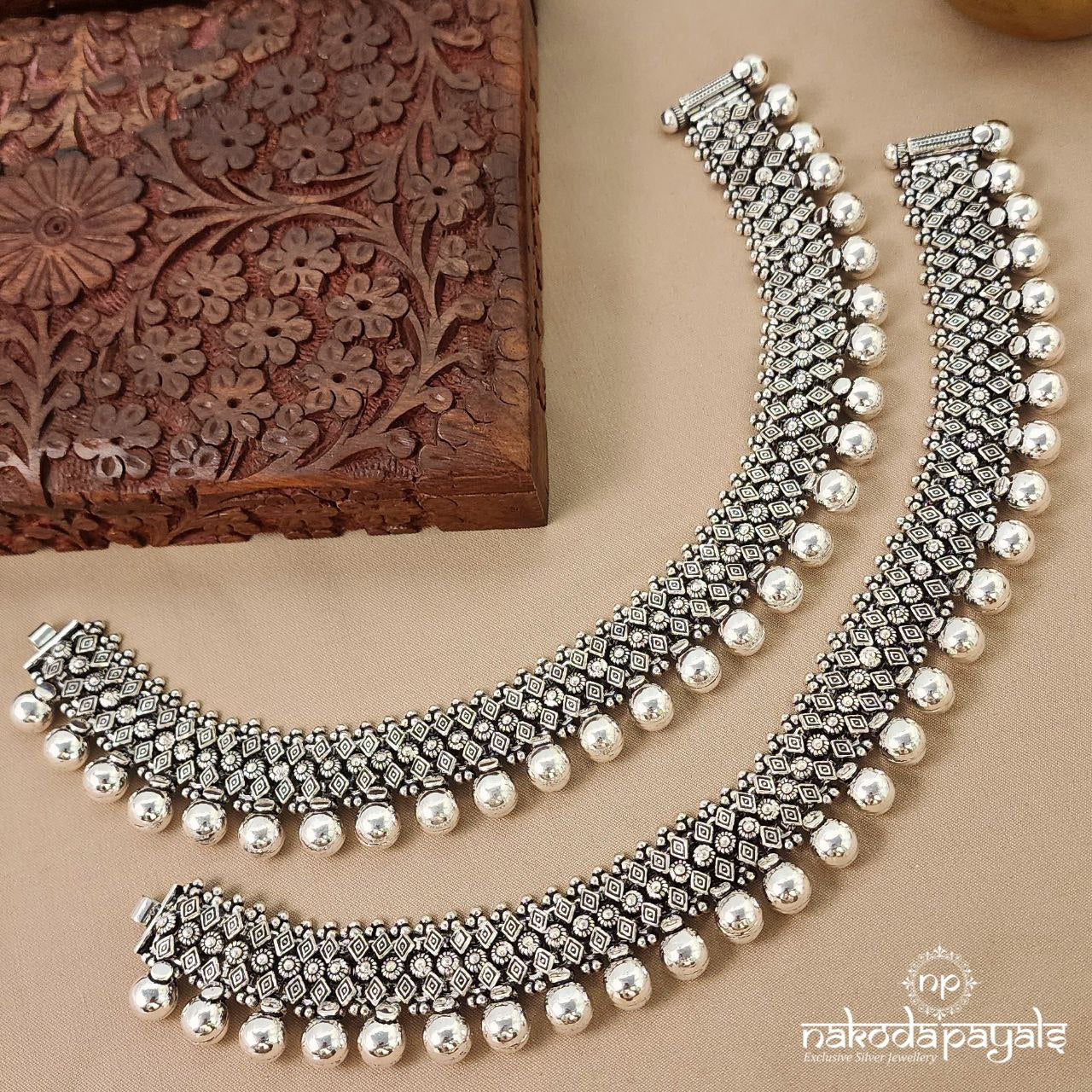 ( 11.5 Inches ) Ball Anklets (A6168)