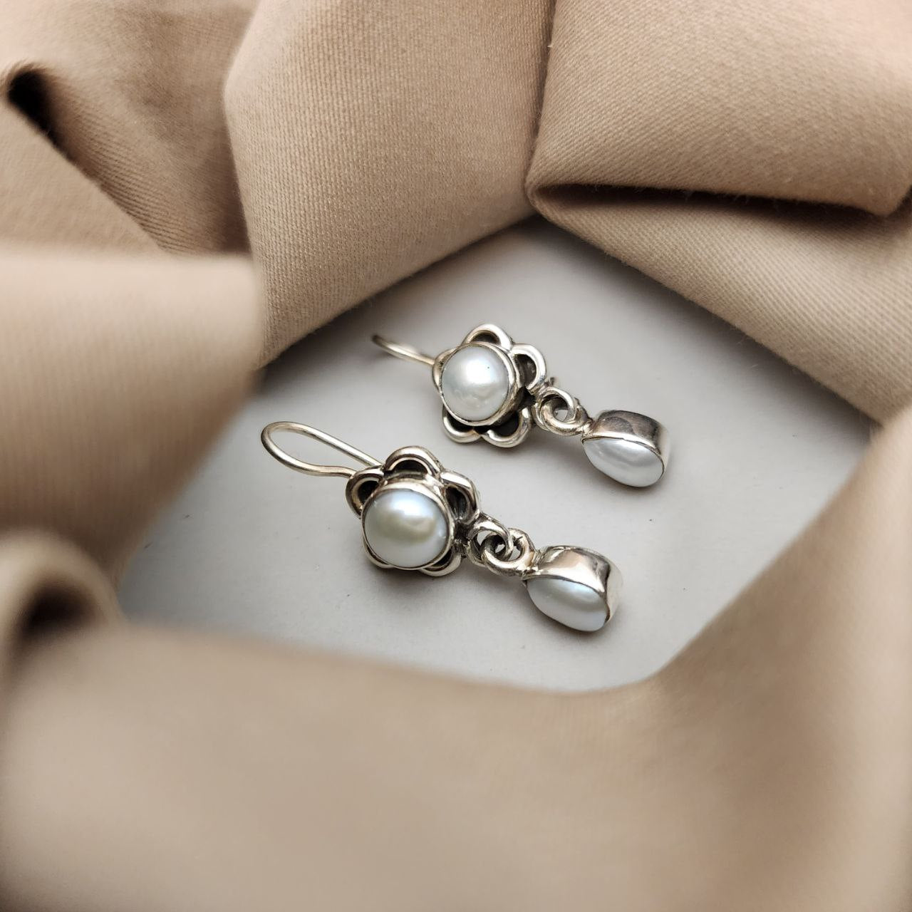 Pretty Hanging (H2040)