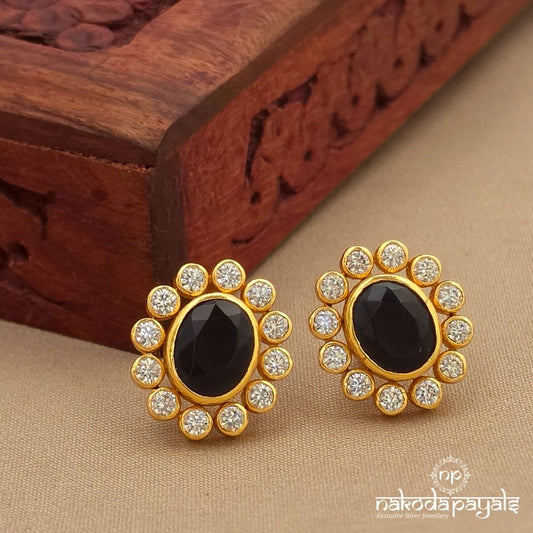 Oval Black Dot Studs (Ge10678)