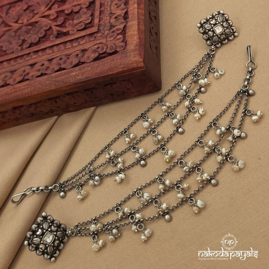 Squarish White Stud With Maati (M0468)