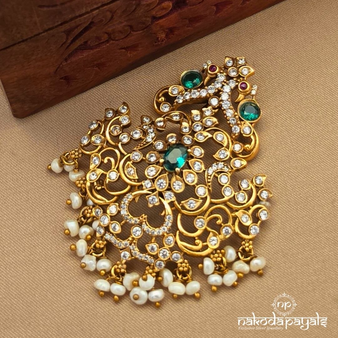 Mesmerizing Peacock Pendant (Gp2613)