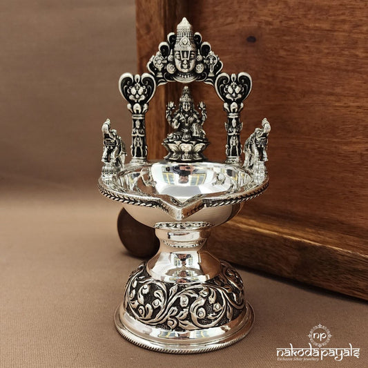 Venkatraman Kamakshi Deepam (Aa2542)