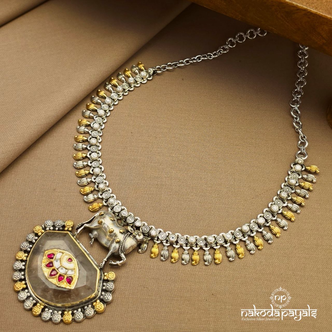 Cow Dual Tone Neckpiece (N11642)