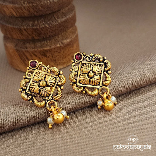 Pearled Drop Squarish Studs (Ge10082)