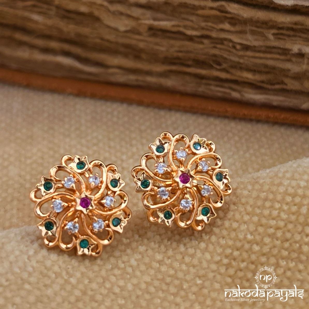 Endearing Swarovski Studs (Ge11140)