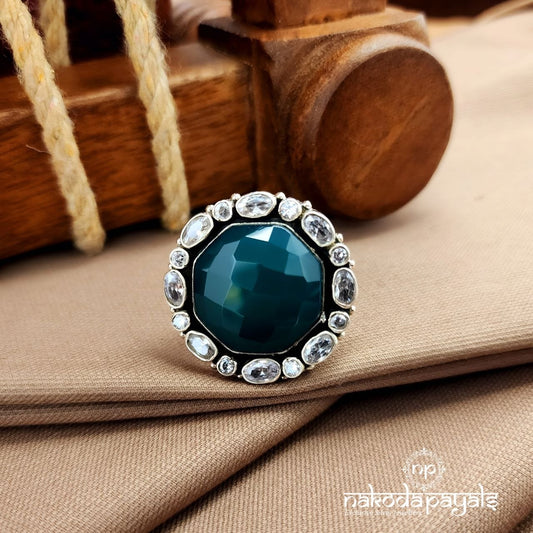 Emerald Green Finger Ring (F2943)