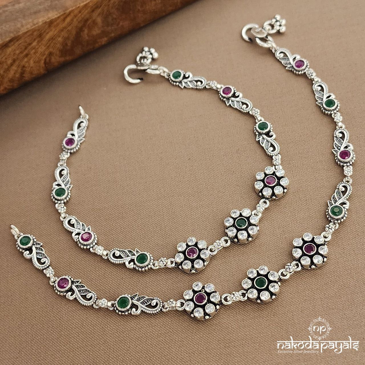 Green Dot Elegant MultiColor Anklets (A6590)