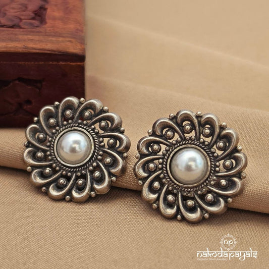 Pearl Oxidised Studs (S9769)