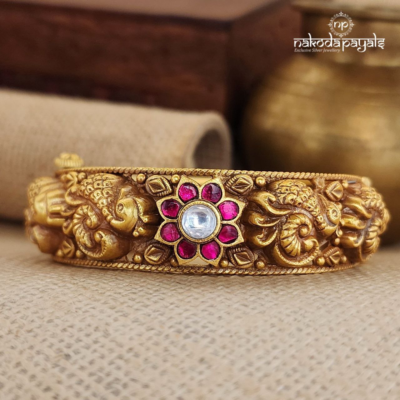 Peacock Charm Screw Kada (Gk2816)