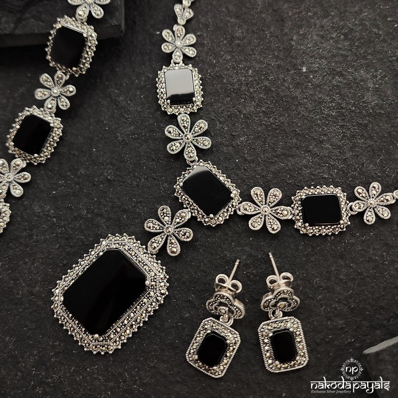 Dark Elegance Marcasite Neckpiece Set (St3354)