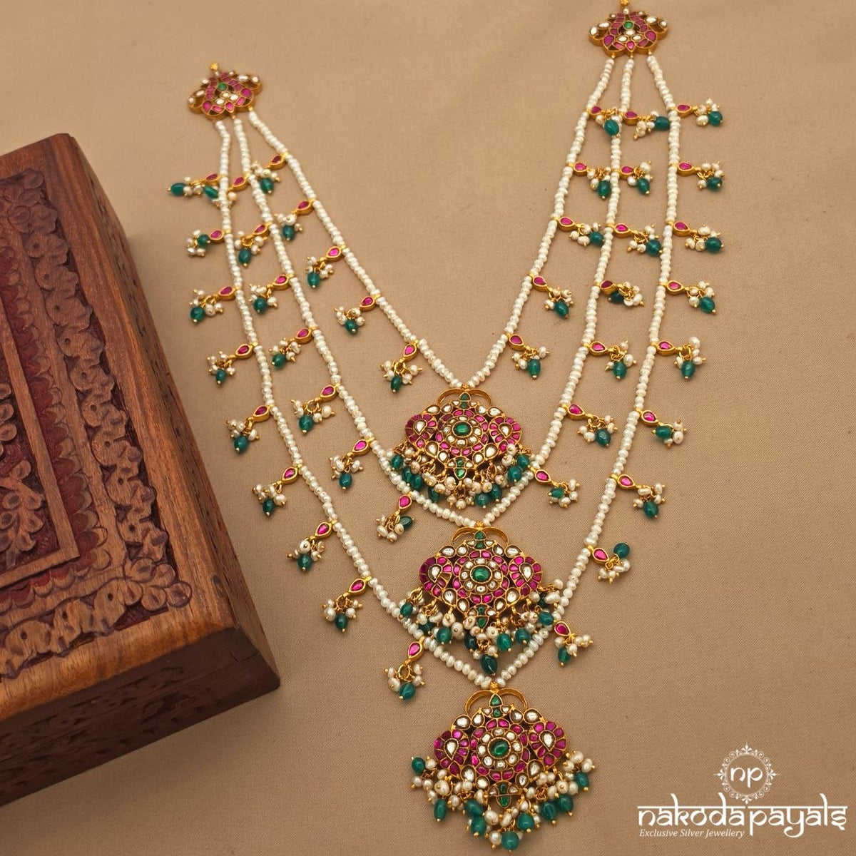 Emerald Pearl Rhapsody Neckpiece (Gn10886)