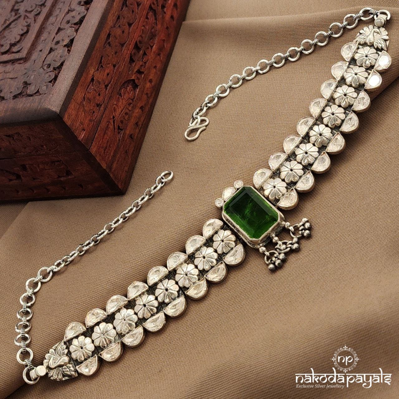 Green  Rectangular Choker (N11596)