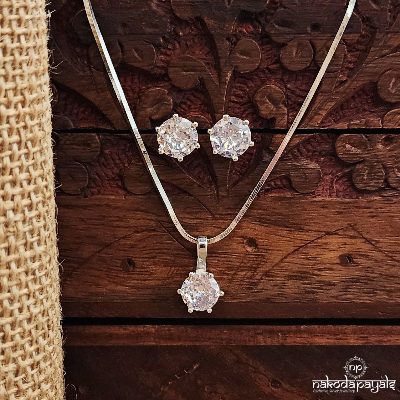 White Drop  Pendant Set (St3684)