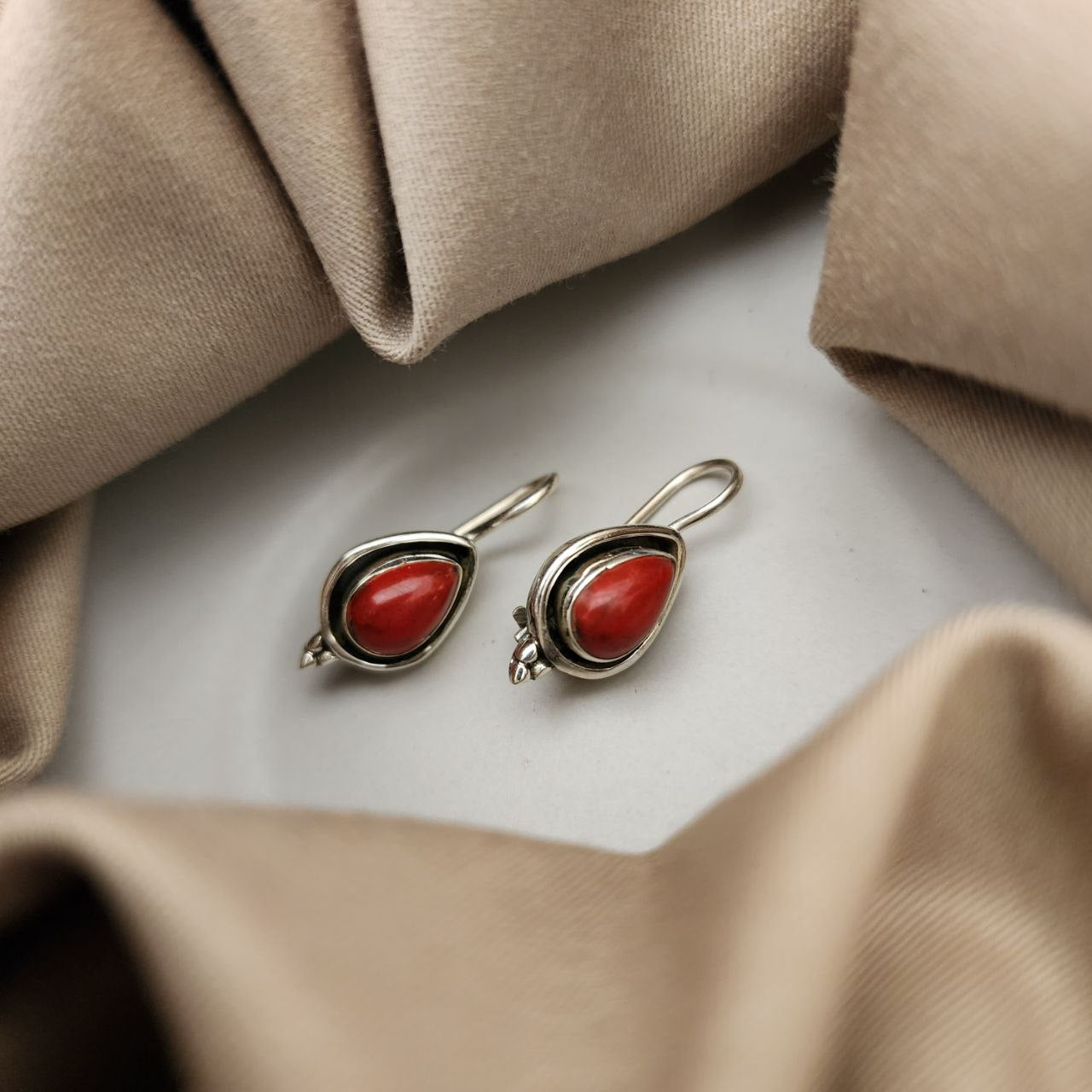 Drop Hangings (H2071-79)