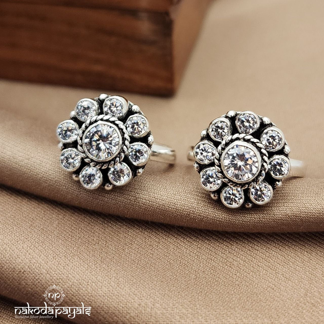 Trending White Toerings (T4623)