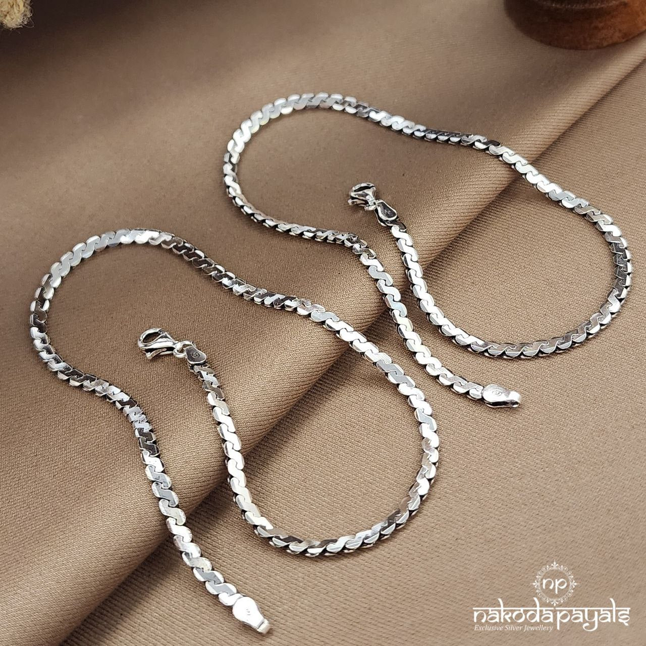 Shinney White Anklet (A6631)