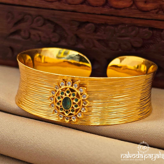 Green Embracing Cuff Kada (Gk3337)