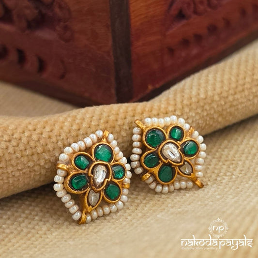 Green Floral Pearly Studs (Ge11065)