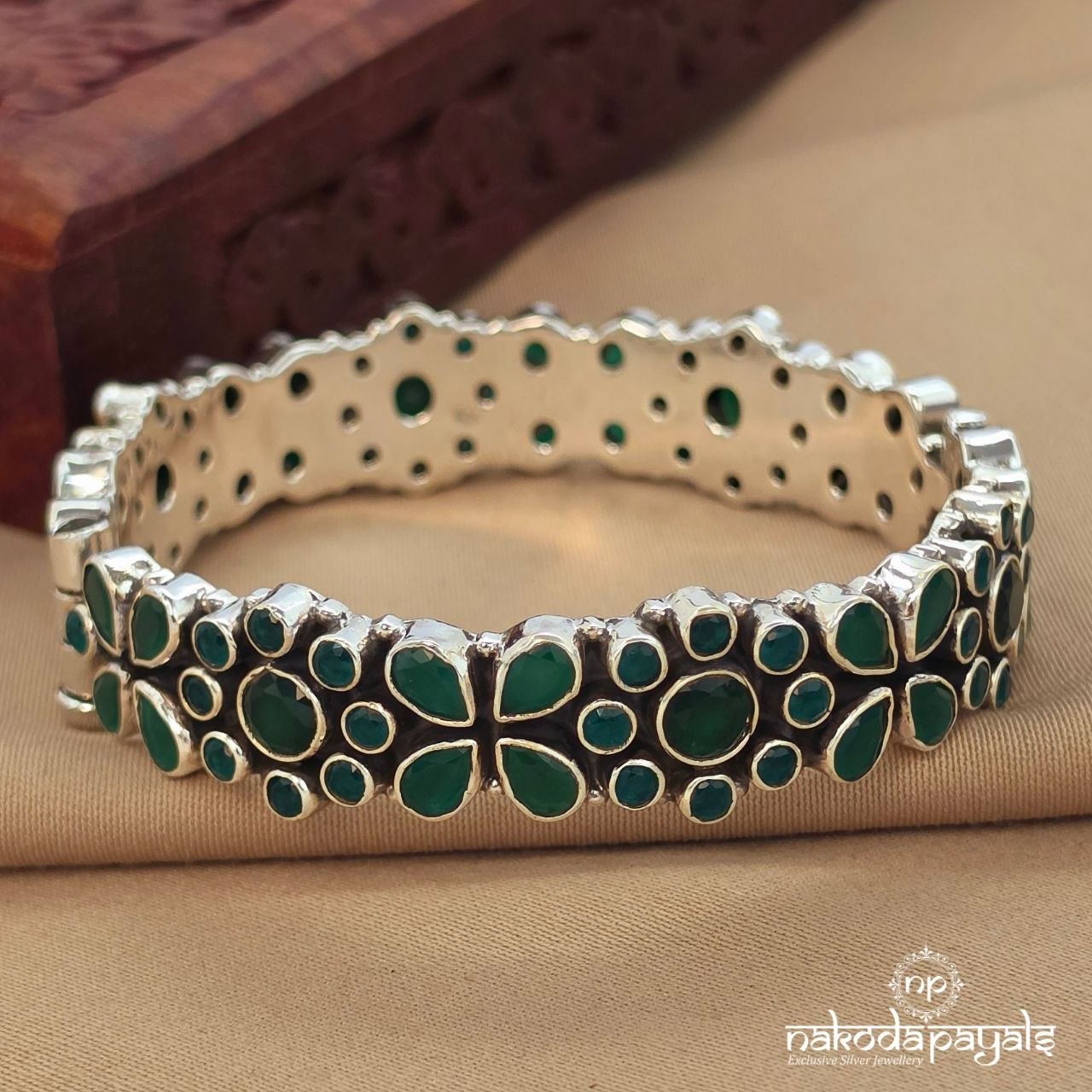 Greenish Kada (2.4) (K6285)
