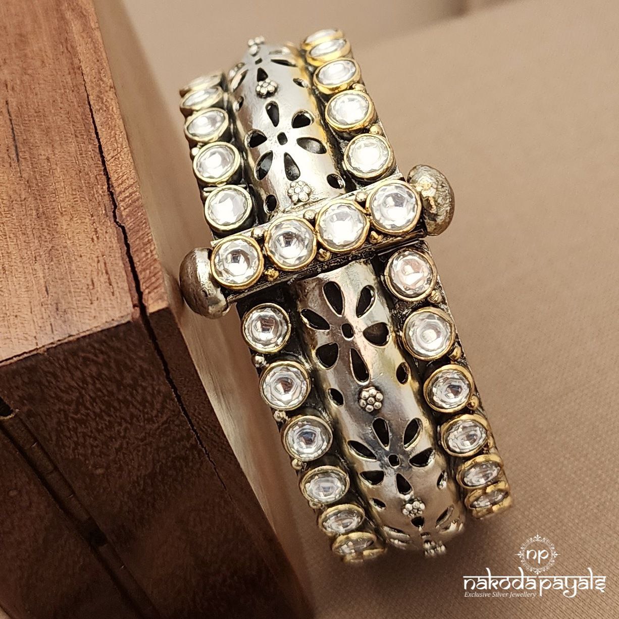 Dual Tone White Single Kada (2.4) (K6111)