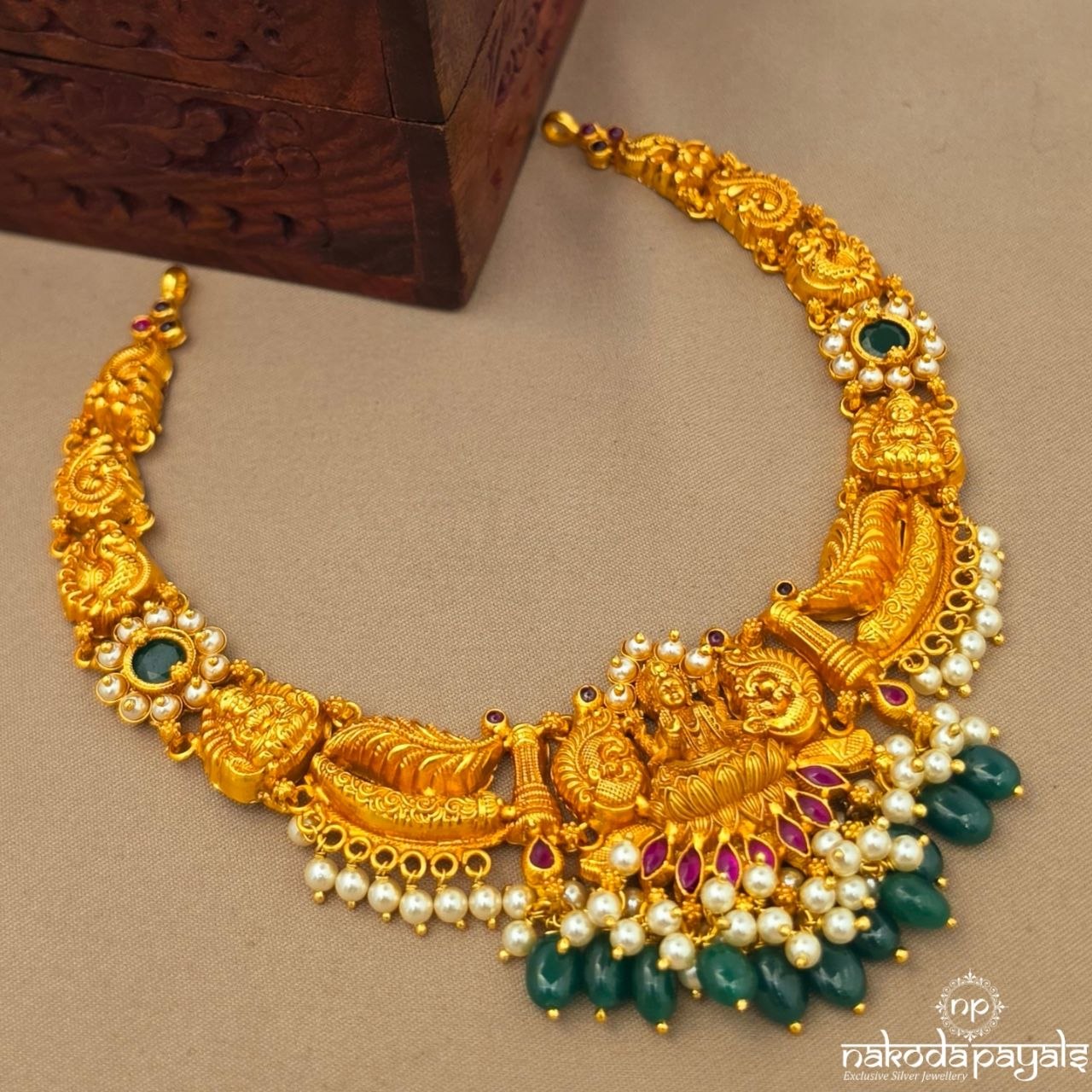 Graceful Lakshmi Neckpiece (Gn10766)
