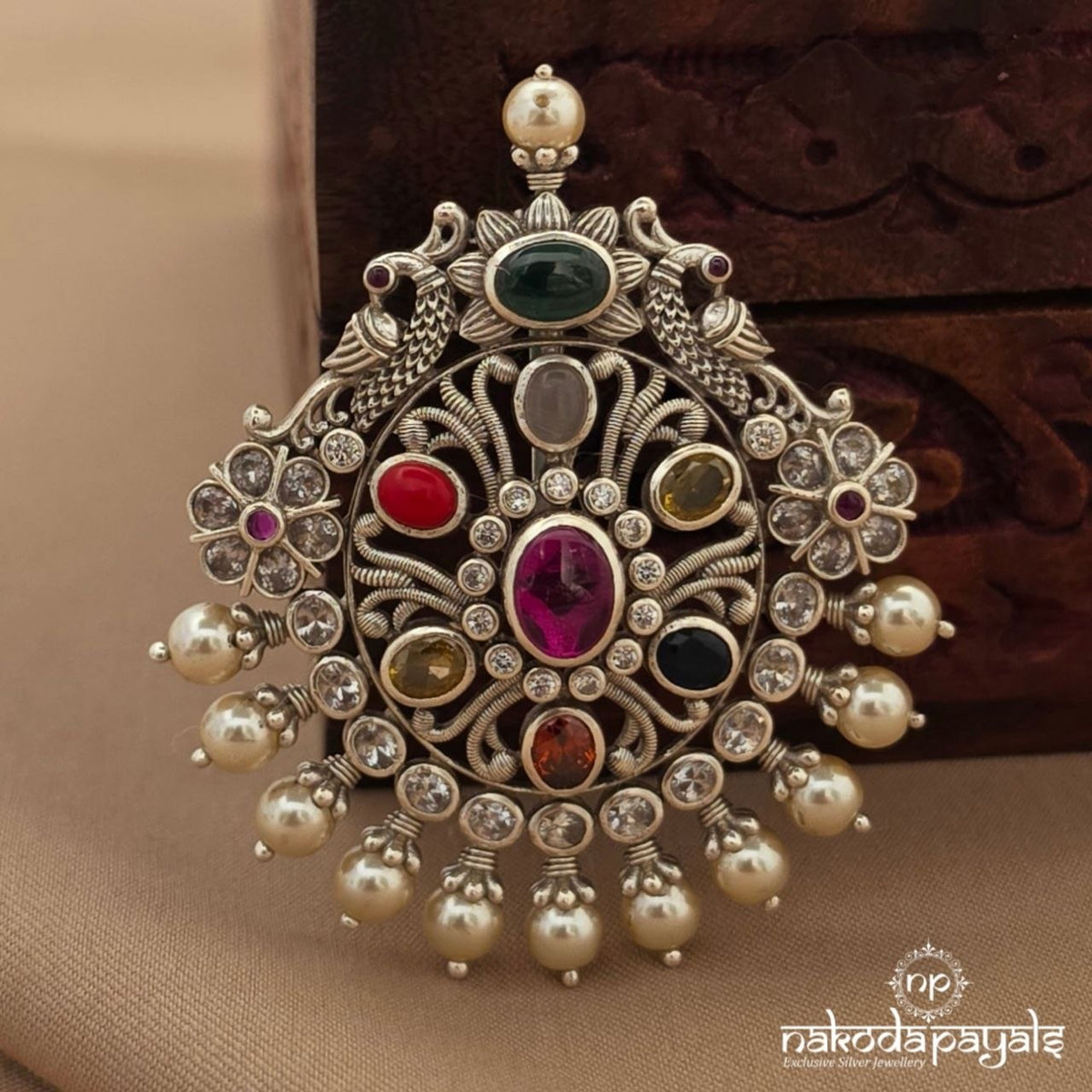 Mesmerizing Navaratna Pendant (P2681)