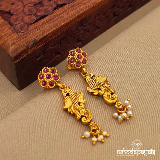 Kemp Floral Peacock Pearl Earrings (Ge10784)
