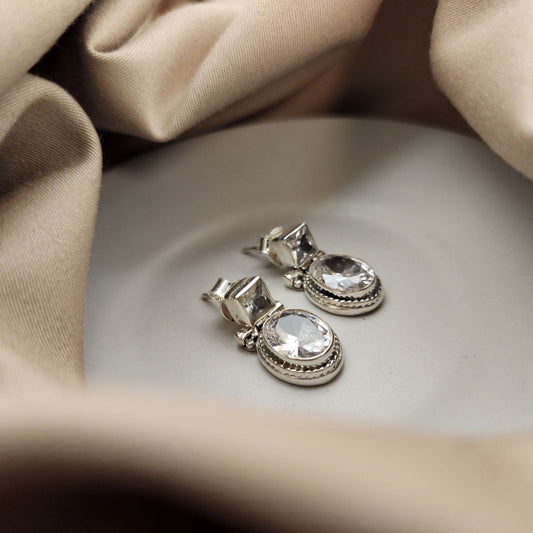 Glorious Hangings (H2048)