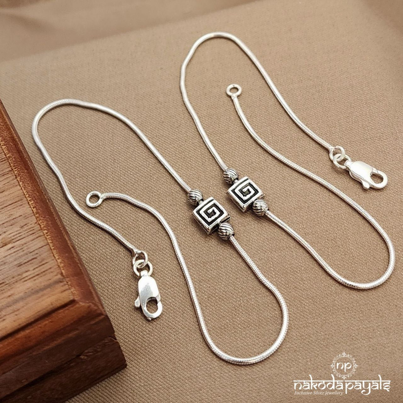 Squarish Movable Anklets (A6536)