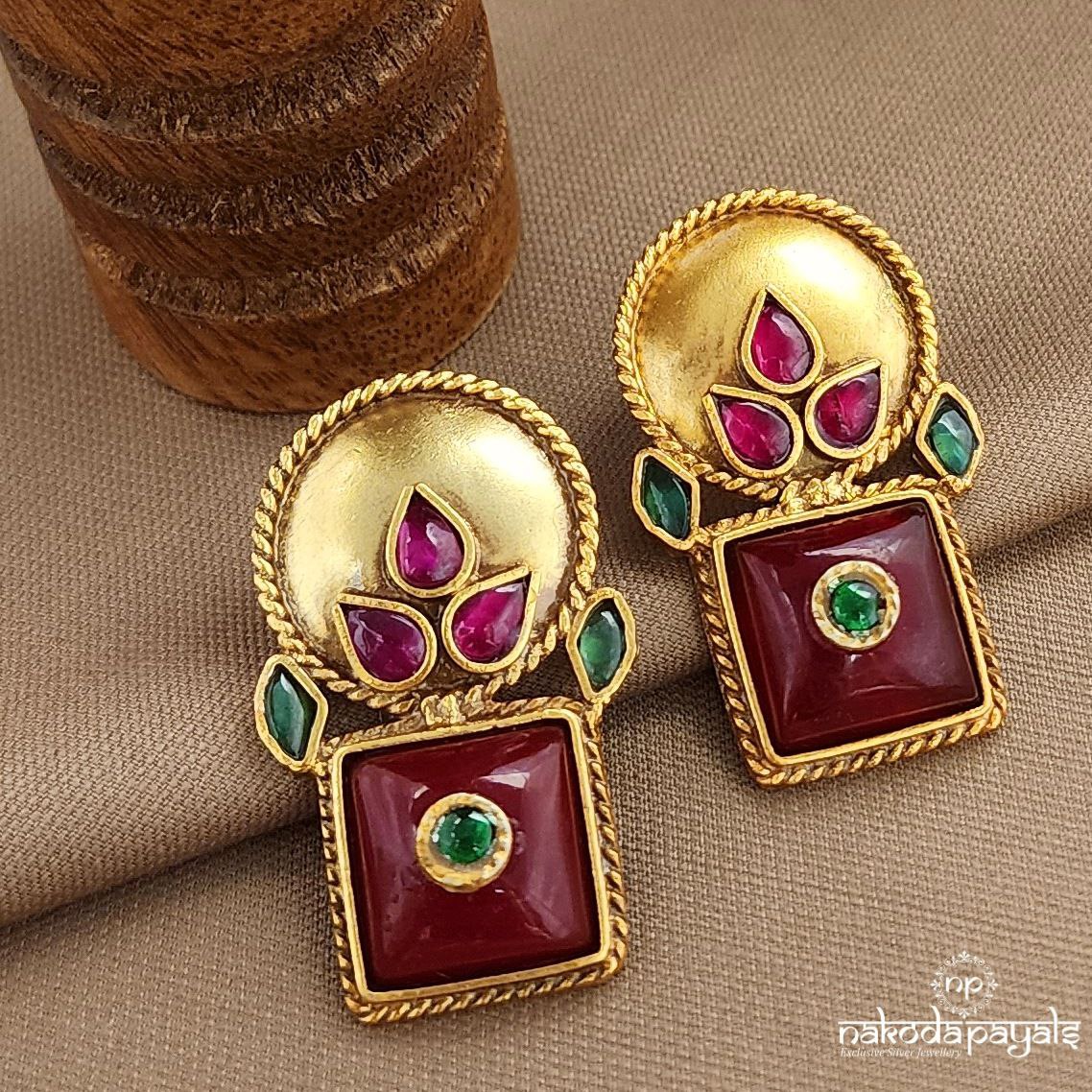 Squarish Red Earrings (Ge10055)