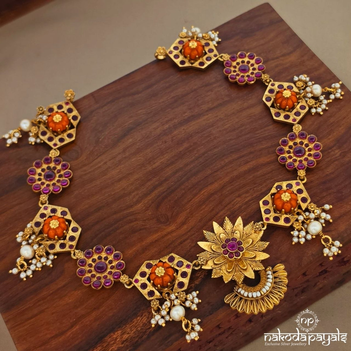 Exquisite Floral Coral Neckpiece (Gn10816)