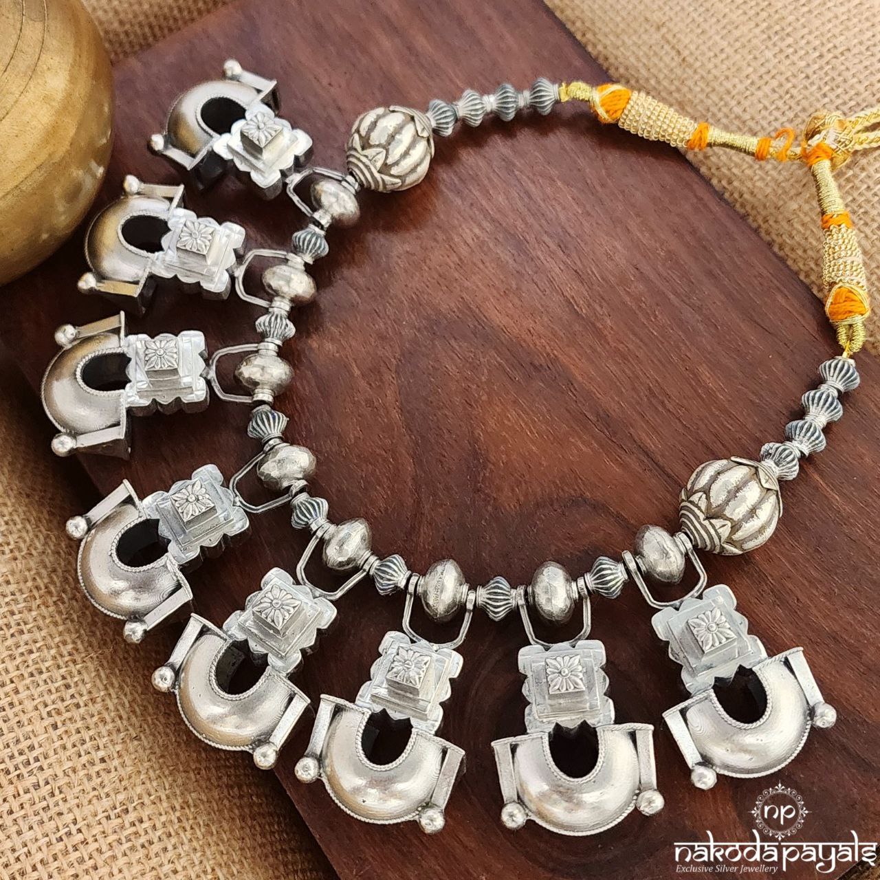 Traditional Floral Neckpiece (N10719a)