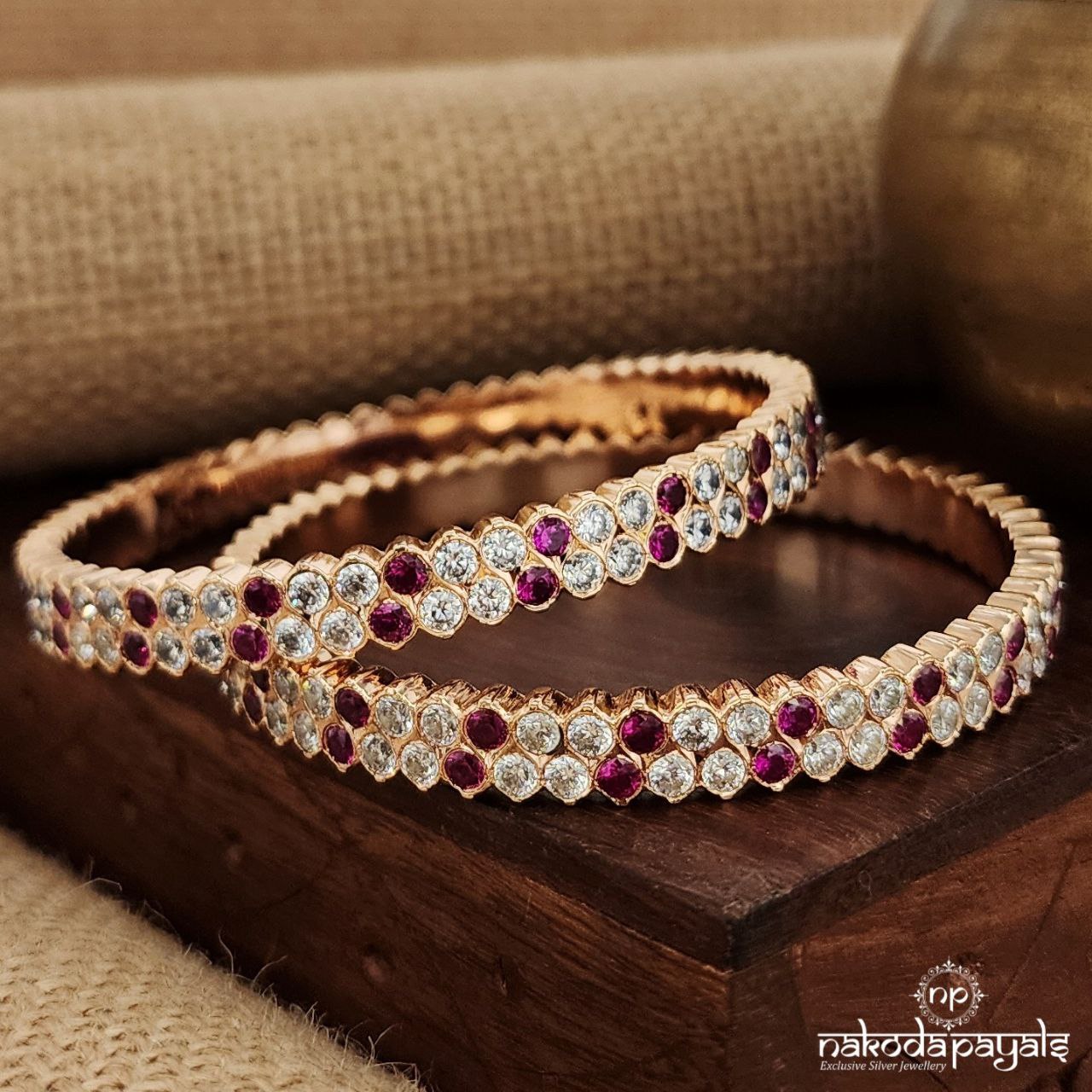 Scarlet Sparkle Bangle Set (Gk3051)