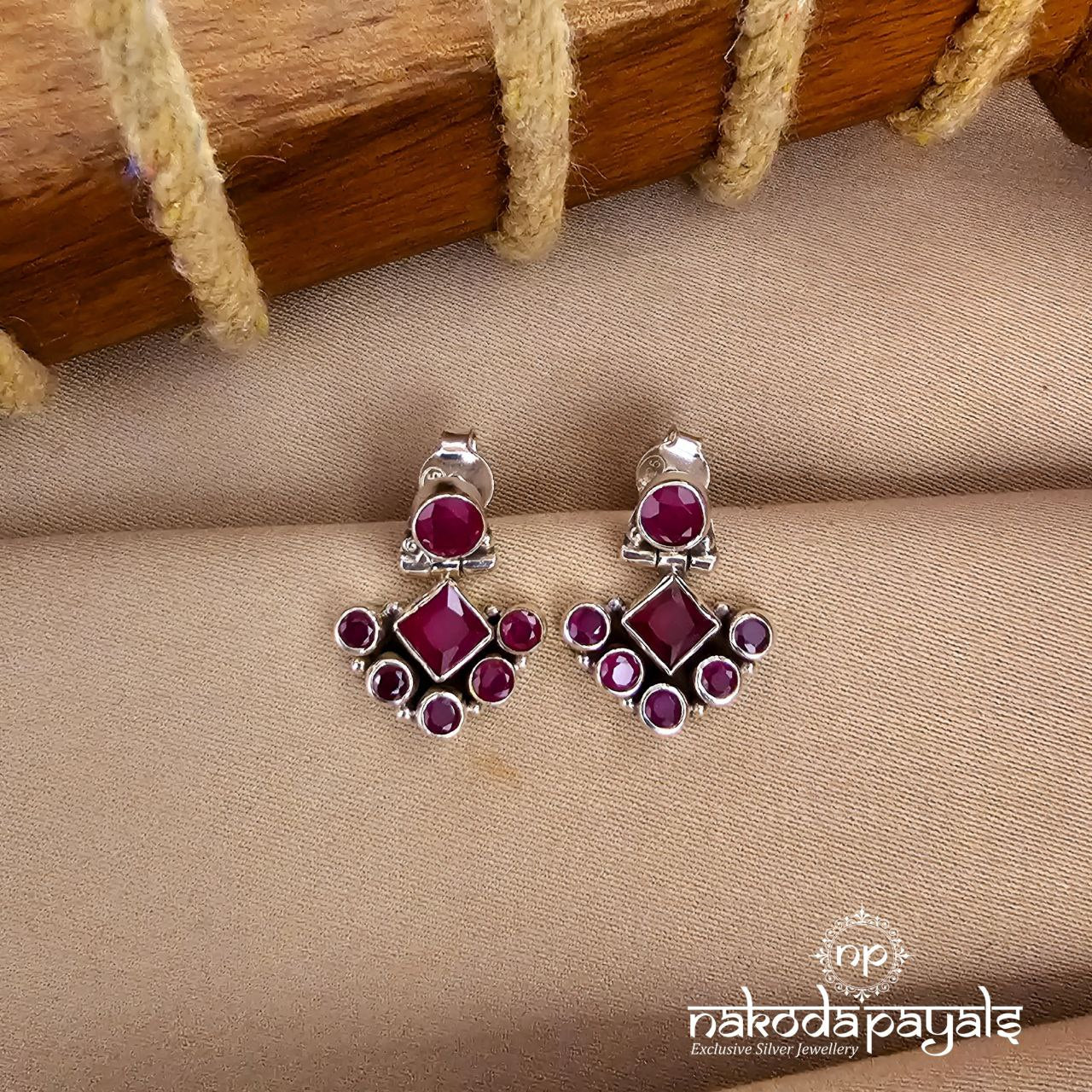 Squarish Red Studs (S9509)