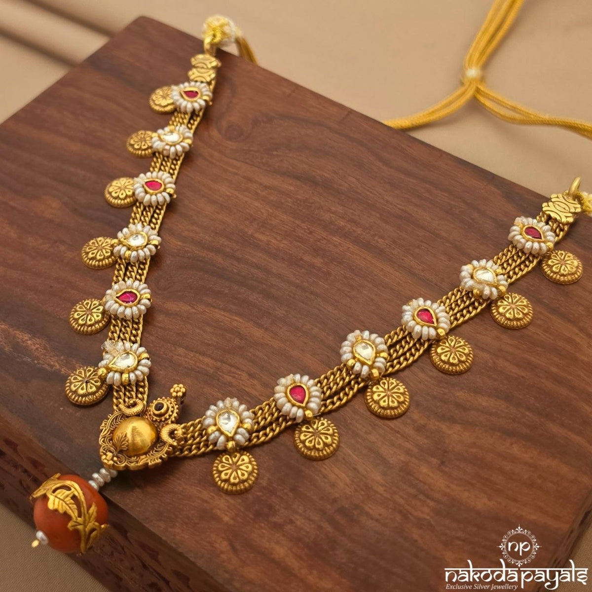 Stunning Coral Neckpiece (Gn10868)