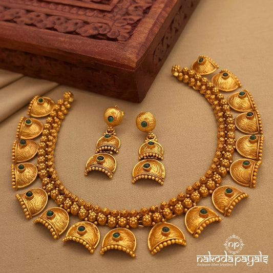 Elegant Neckpiece With Earrings (Gn10147)