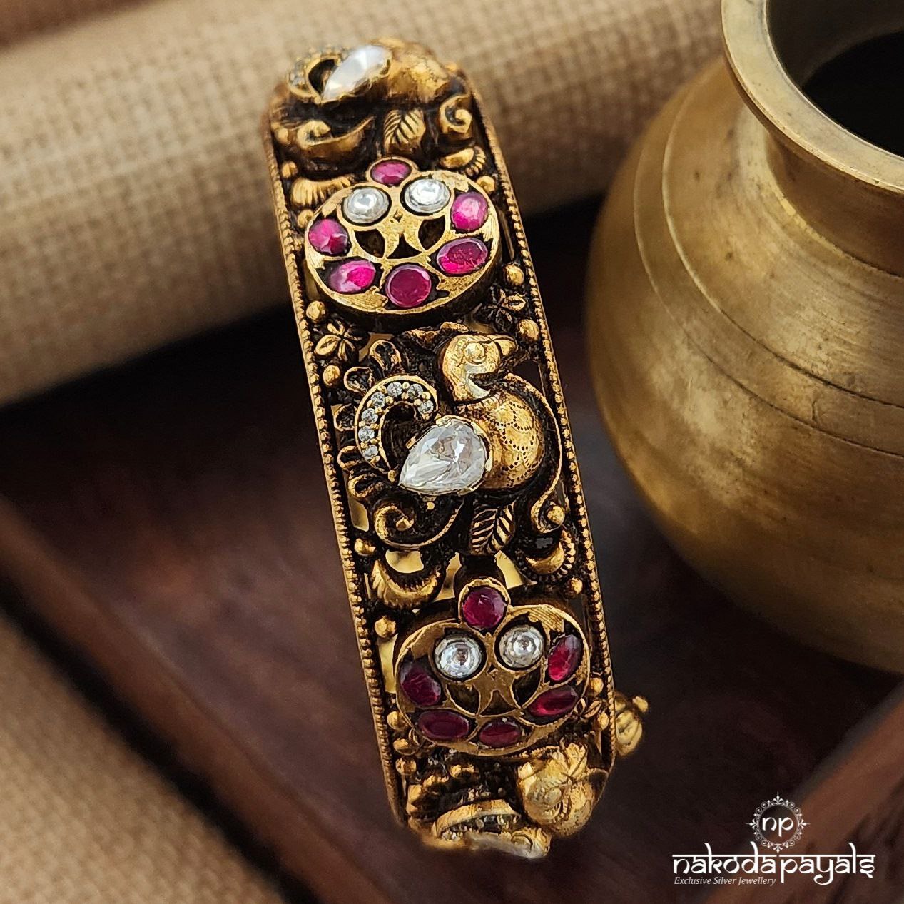 Peacock Moissanite Screw Kada (Gk2977)