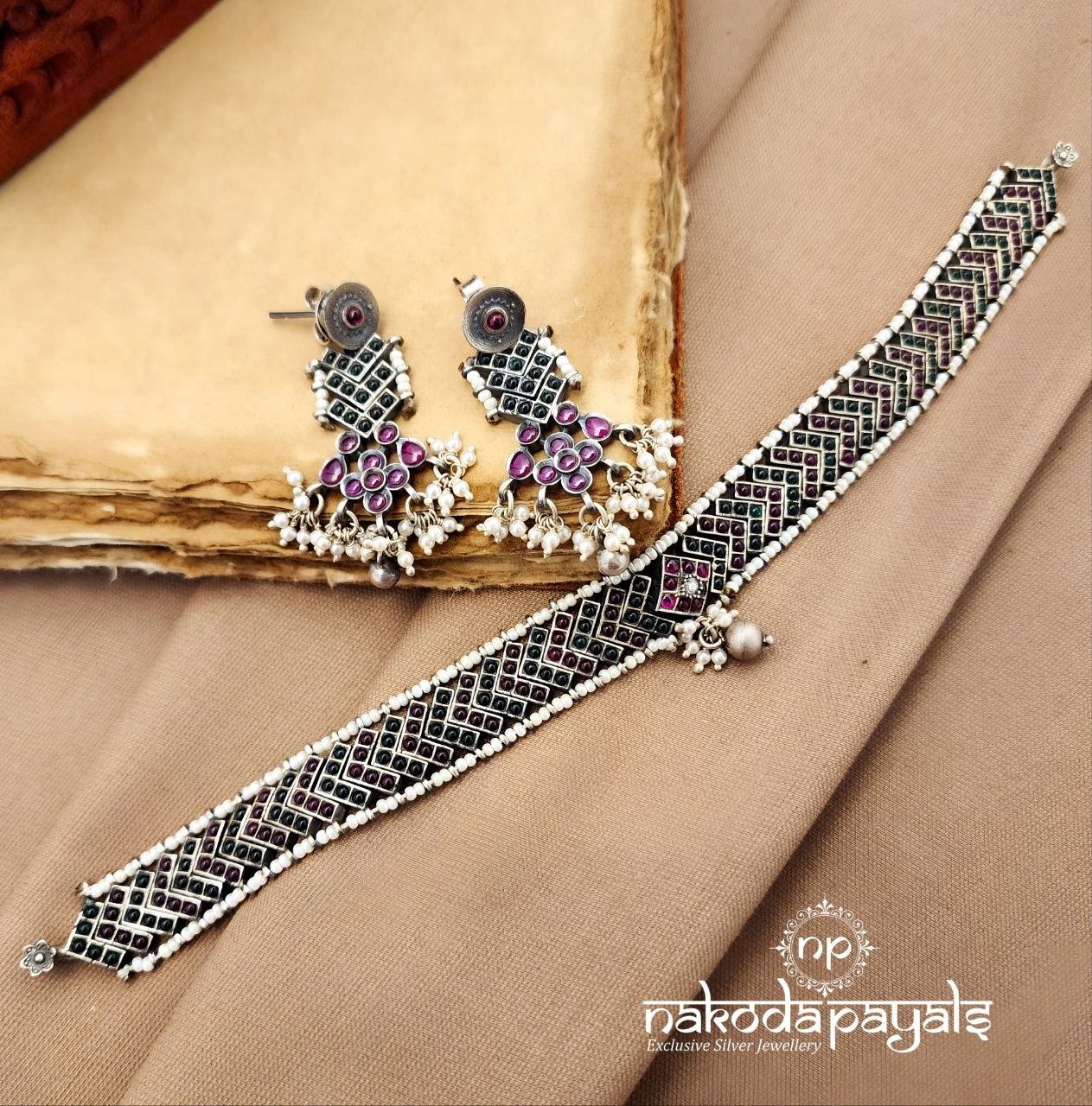 Stylish Oxidised Choker With Earring (N11669)