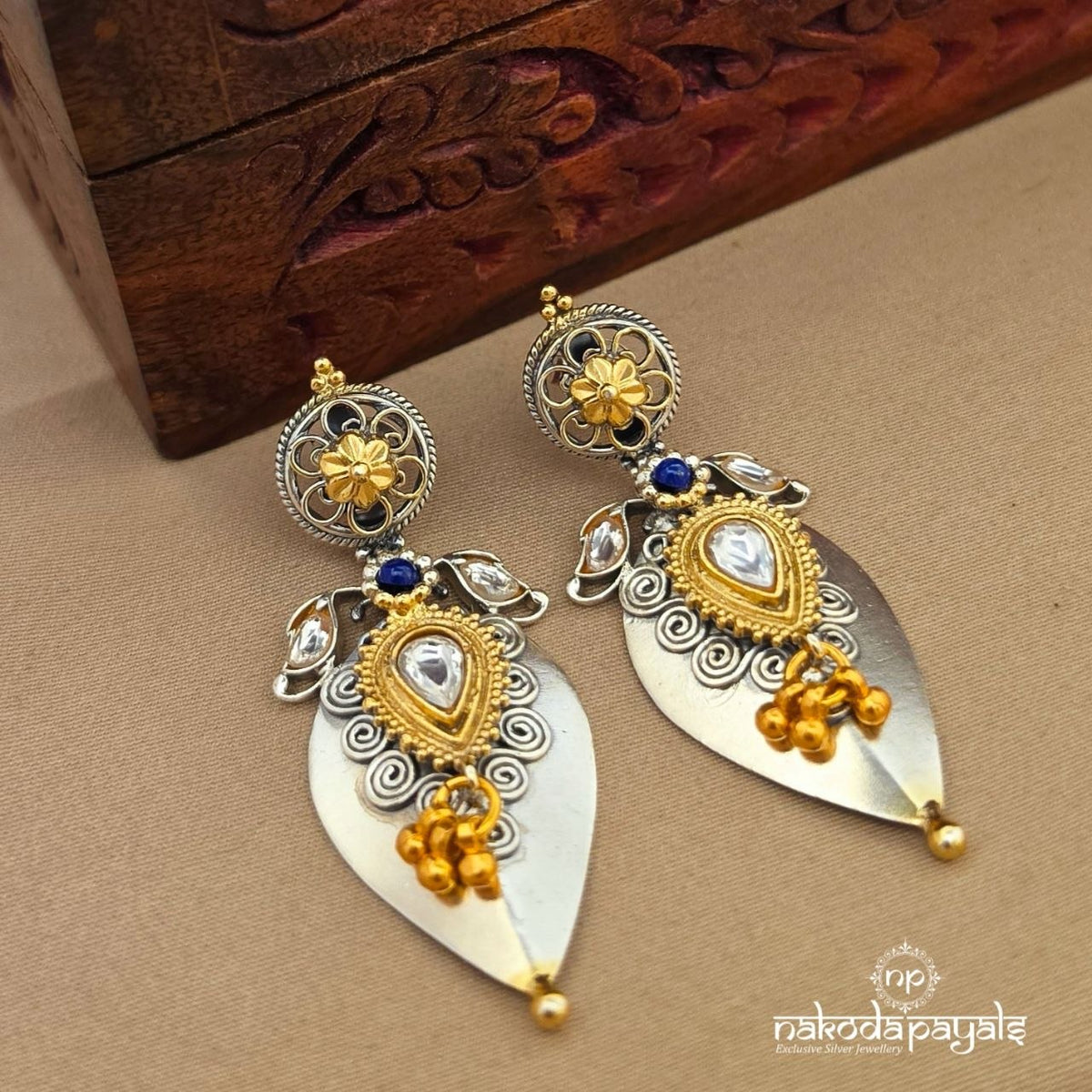 Floral Blue Kundan Earrings (C4309)