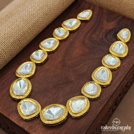 Gold Aura White Neckpiece (Gn9580)