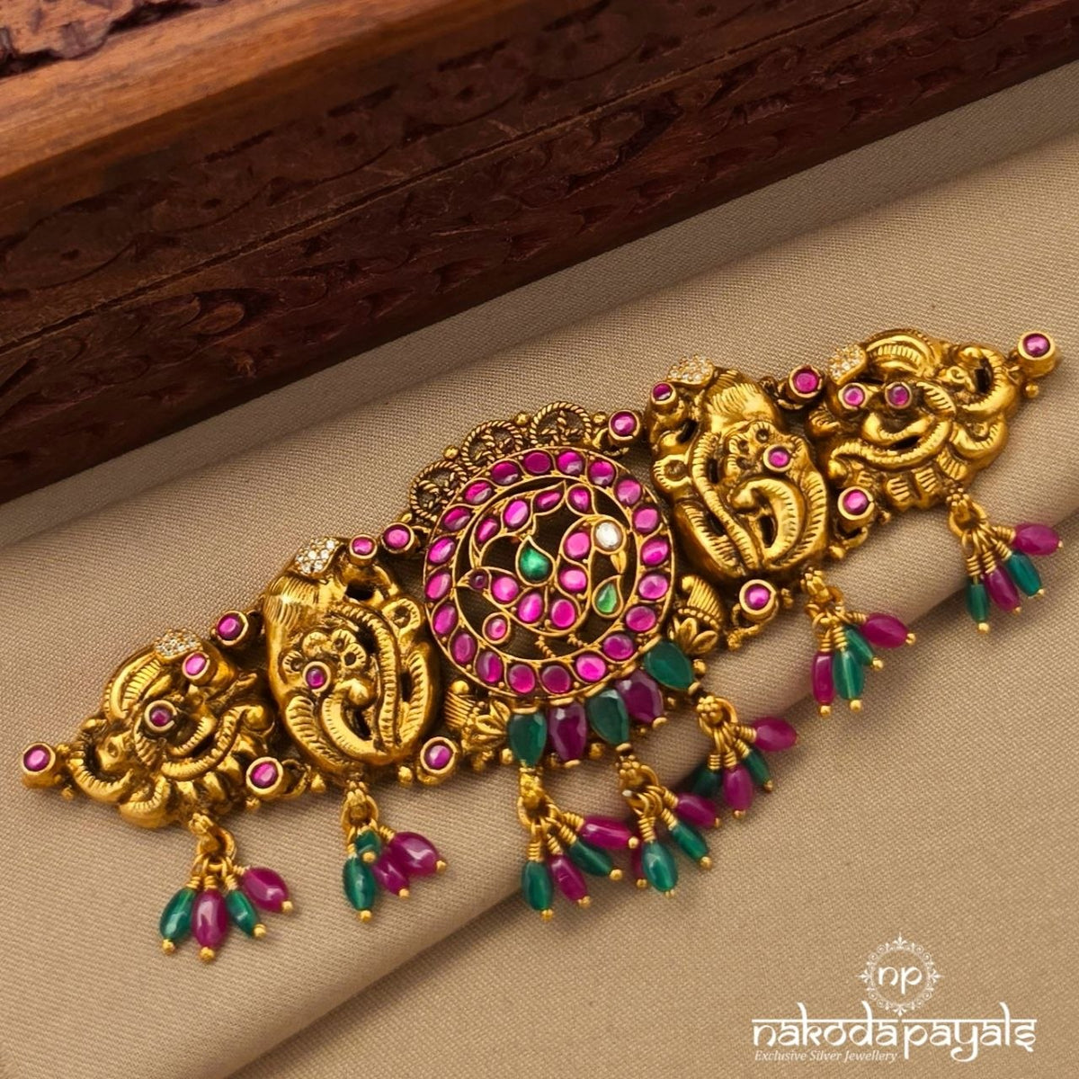 Exquisite Peacock Choker (Gn10838)