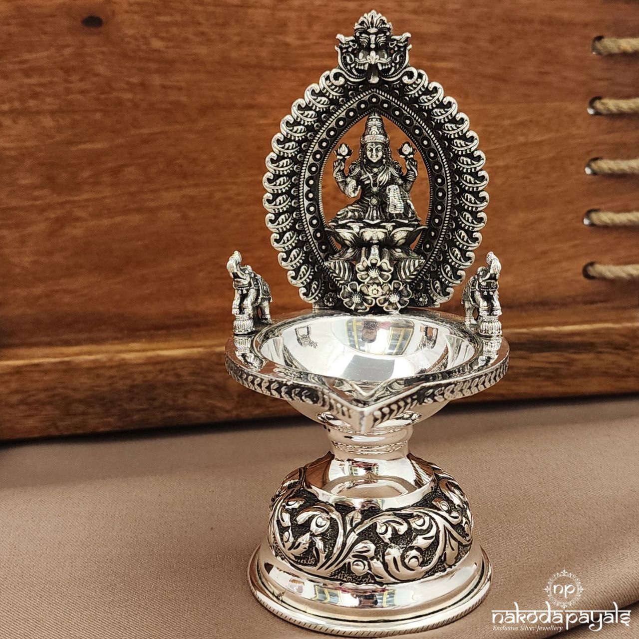 Traditional Lakshmi Kamakshi Deepam (Aa2061)