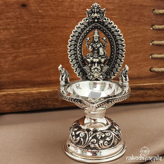 Traditional Lakshmi Kamakshi Deepam (Aa2061)