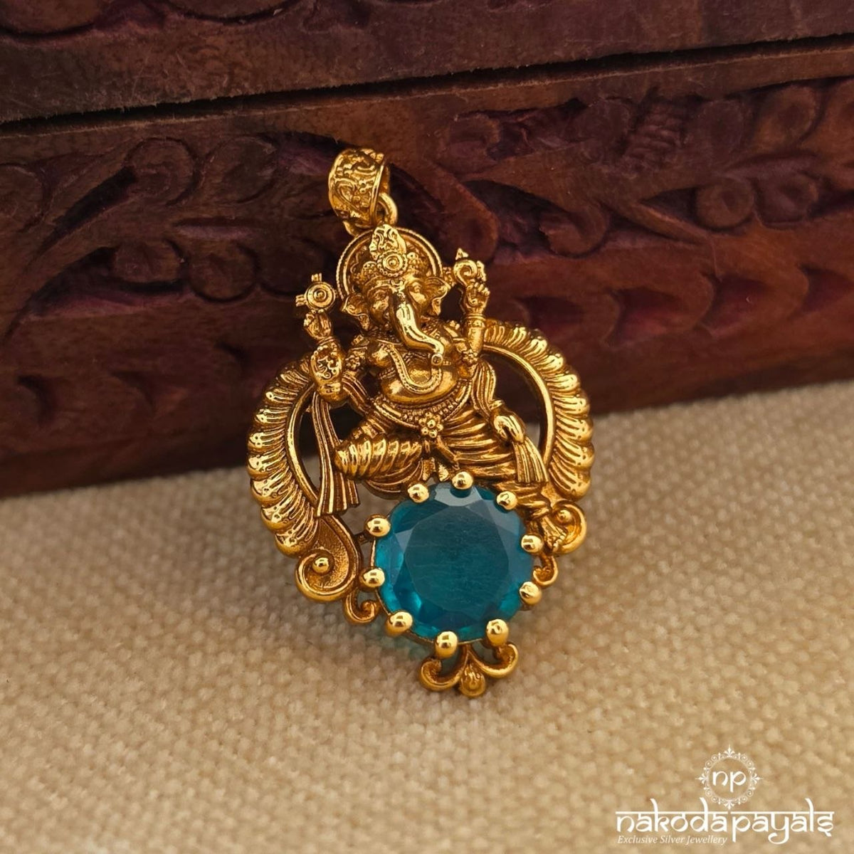 Green Dot Ganesha Pendant (Gp2672)