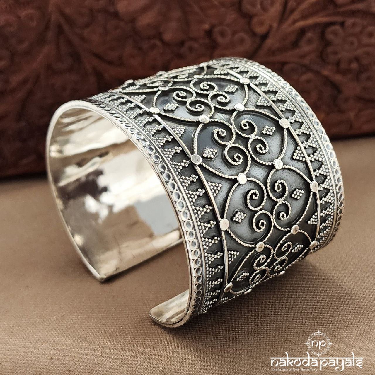 Gorgeous Swirl Oxidised Adjustable Kada (K6181)