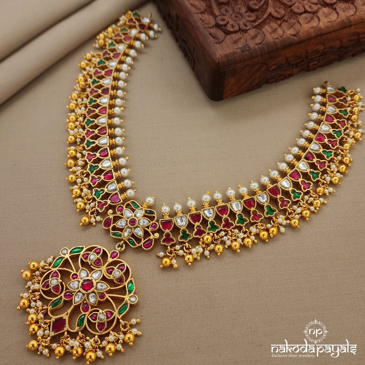 Pearled Kundan Neckpiece (Gn8877)